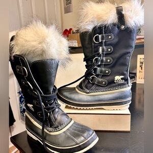 Sorel Women’s Joan of Arctic Black and Tan Waterproof Boots with Cream Faux Fur